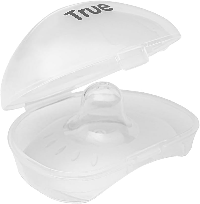 واقي حلمات من السيليكون من ترو تربنز – الحجم الكبير (L) مصمم لتوفير الراحة والحماية للأمهات أثناء الرضاعة. مصنوع من سيليكون ناعم من الدرجة الطبية، يحمي الحلمات المؤلمة أو المتشققة مع السماح للطفل بالرضاعة الطبيعية بسهولة