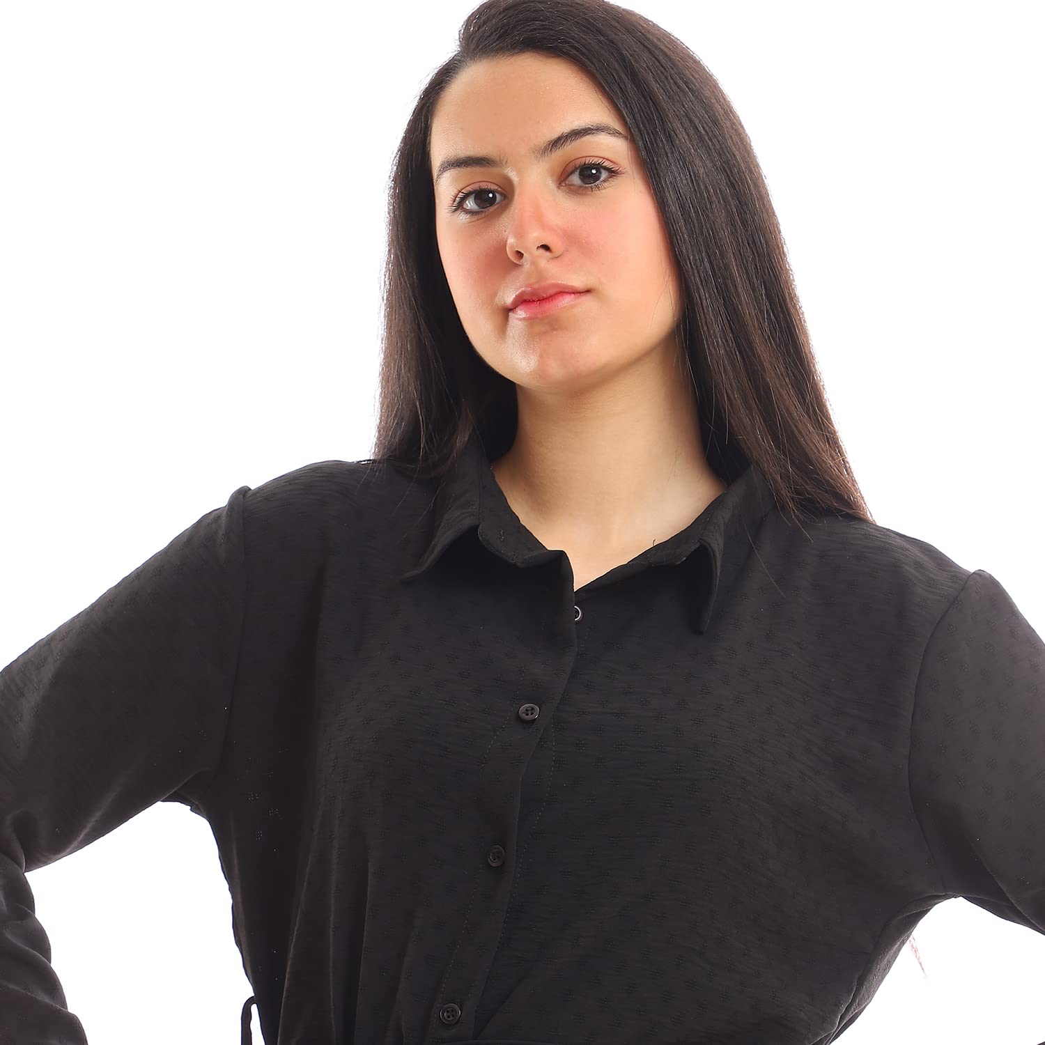 بلوزات أندورا للنساء مصنوعة من خامات ناعمة وخفيفة تسمح بتهوية الجسم مريحة وتمنح مظهراً أنثوياً جميلاً