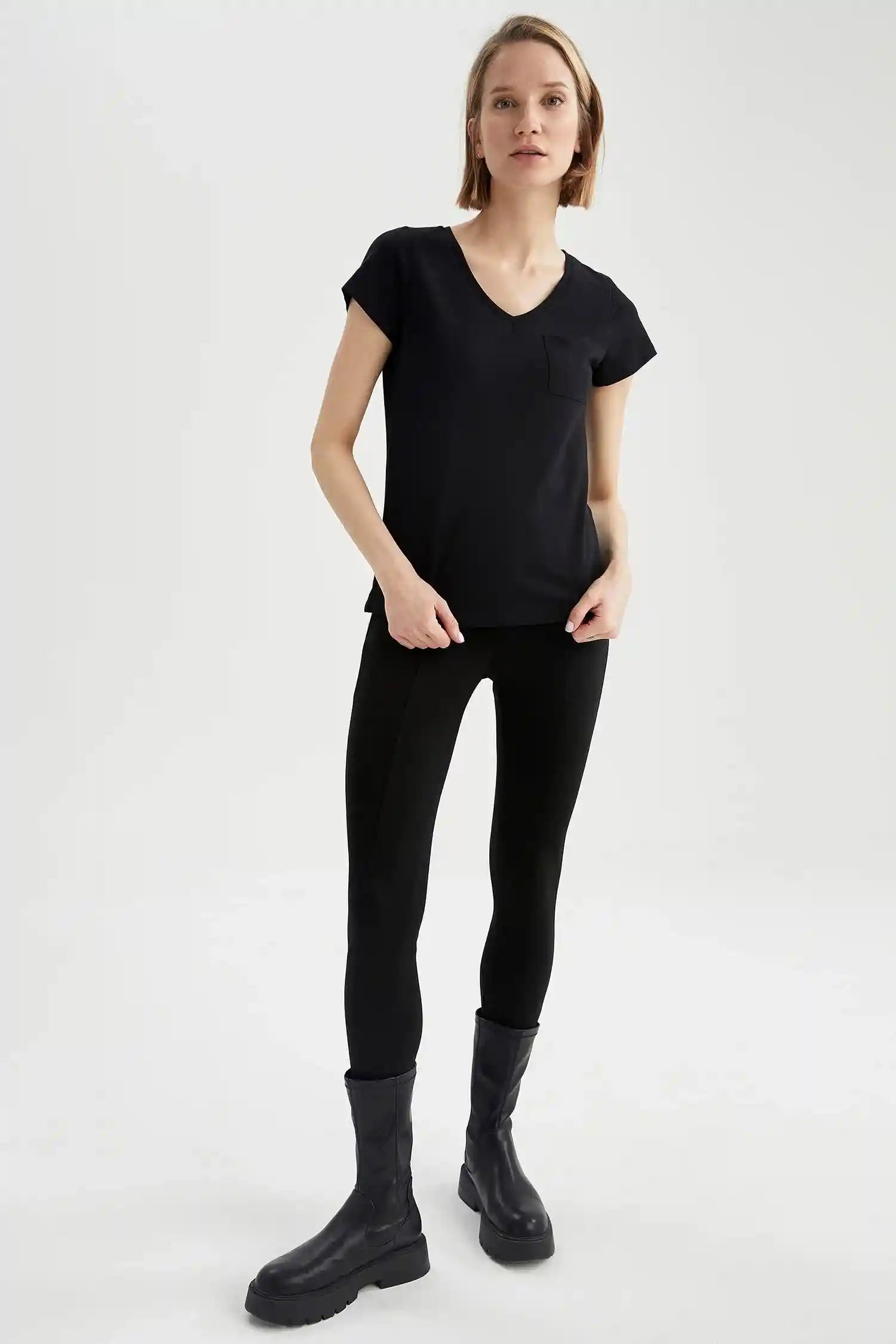 DeFacto womens N8387AZ T-Shirt - Safqqa Egypt