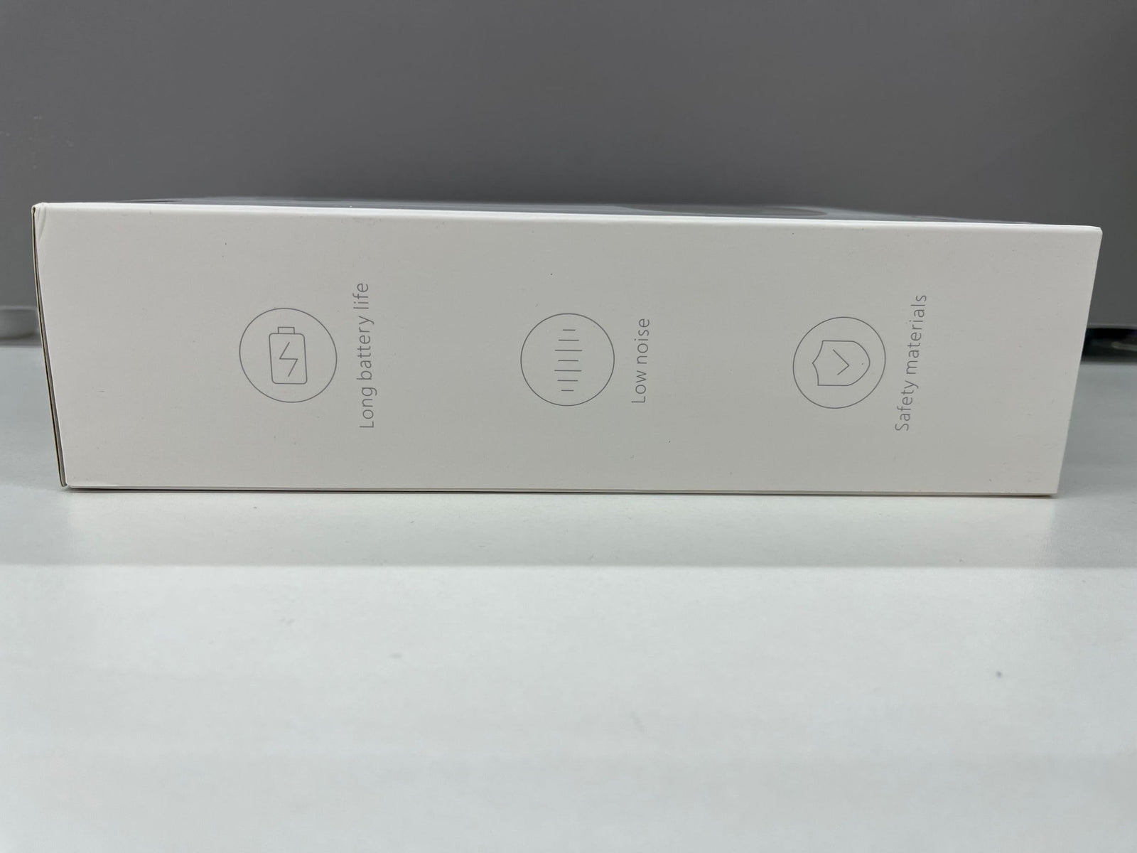 موزع المياه المكتبي من AUAUY هو حل ذكي ومريح لتعبئة المياه بسهولة من عبوات 5 جالون والعبوات العالمية. يتميز بـ 6 مستويات لتدفق المياه تتيح لك التحكم في كمية المياه بضغطة زر واحدة. يعمل بتقنية الشحن عبر منفذ USB - بدون الوصلة