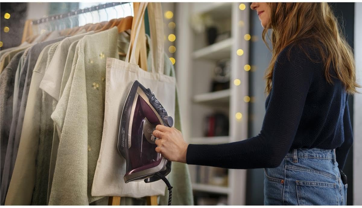 مكواة بخار تيفال FV6870 سمارت بروتكت بلس 2800 واط مع إيقاف تلقائي وبخار عمودي – خدش بسيط