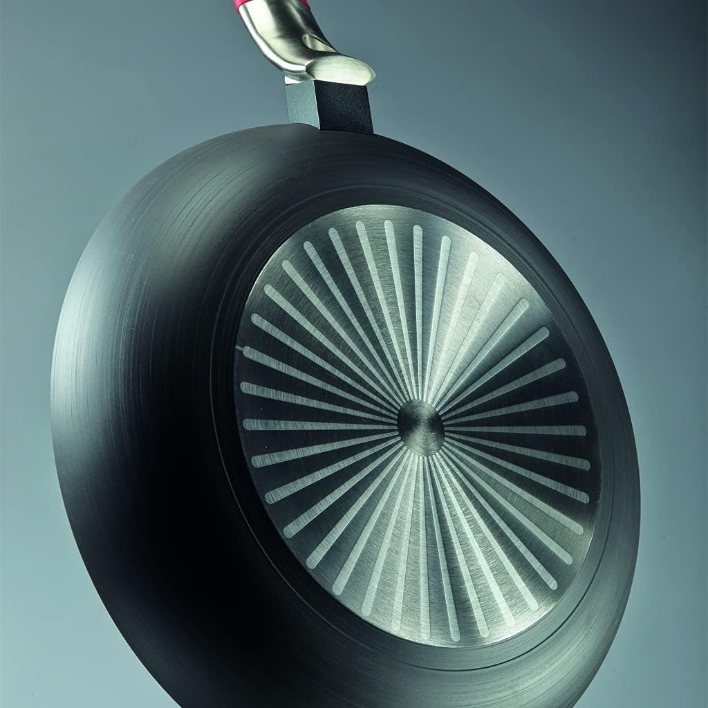 مقلاة مونيـتا ماكسيما مقاس 20 سم باللون الأزرق هي أداة مطبخ أنيقة ومتينة مصممة للاستخدام اليومي. تتميز بطبقة مانعة للالتصاق عالية الجودة تسهّل عملية الطهي والتنظيف،