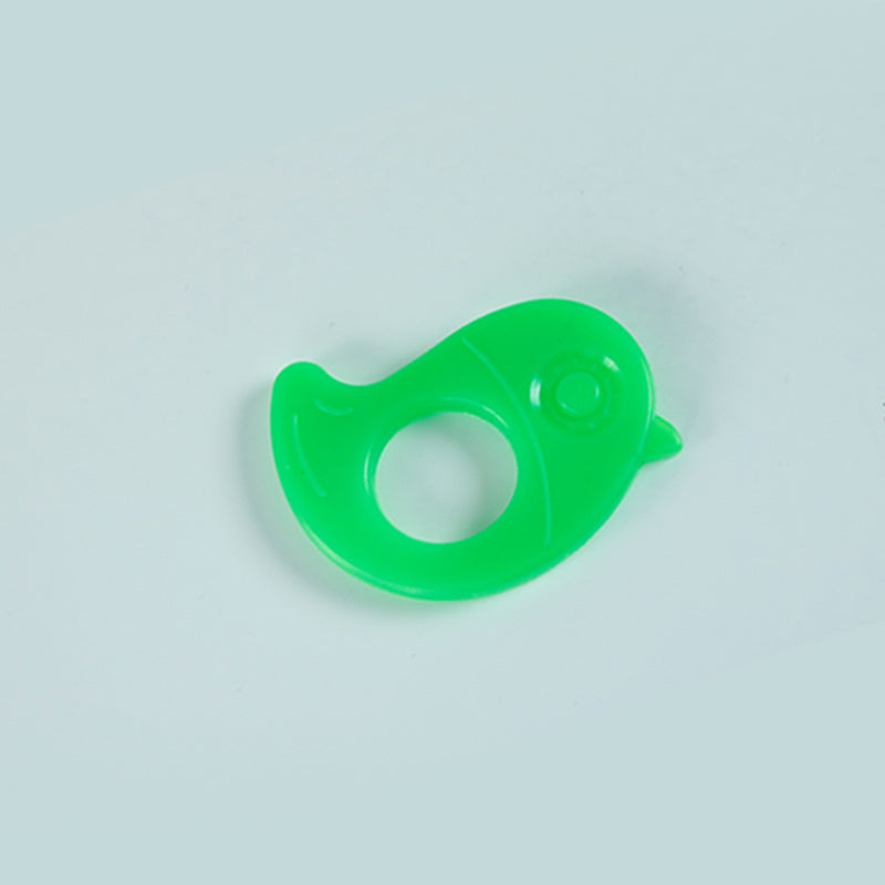 عضاضة نيس بيبي للأطفال – شكل طائر باللون الأخضر مصممة لتخفيف الألم وتهدئة لثة الطفل أثناء فترة التسنين. مصنوعة من سيليكون آمن وخالٍ من مادة BPA، ناعمة ومتينة لتوفير راحة لطيفة للثة المؤلمة