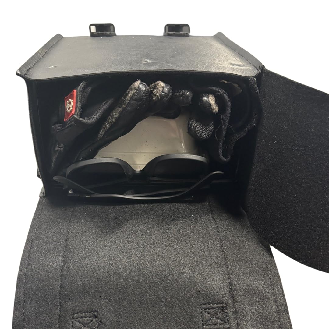 دوكو سلسلة بلاك جاك من ويلي اند ماكس 59591-00: حقيبة قضيب سيسي للدراجات النارية من الجلد الصناعي، اسود، مقاس عالمي، 8 انش عرض × 10 انش ارتفاع × 4.5 انش عمق. مصنوعة يدويا في الولايات المتحدة الامريكية.