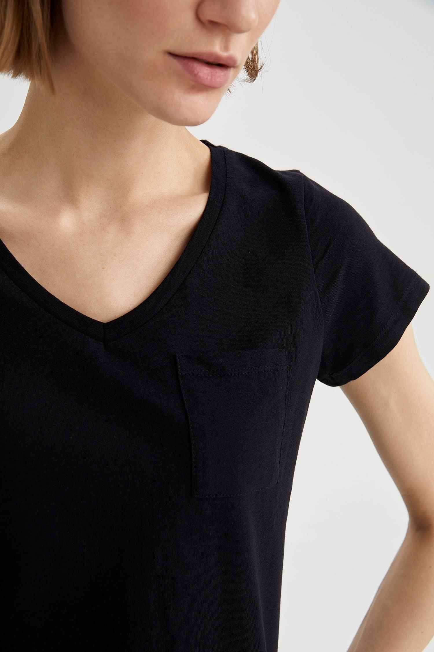 DeFacto womens N8387AZ T-Shirt - Safqqa Egypt