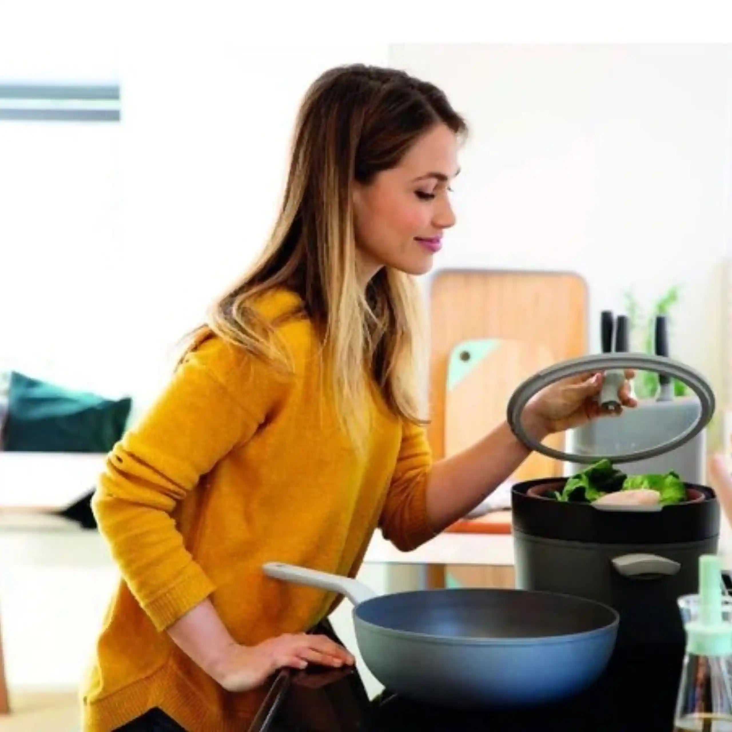 Berghoff - covered wok 32 cm-Damage Box - Safqqa Egypt