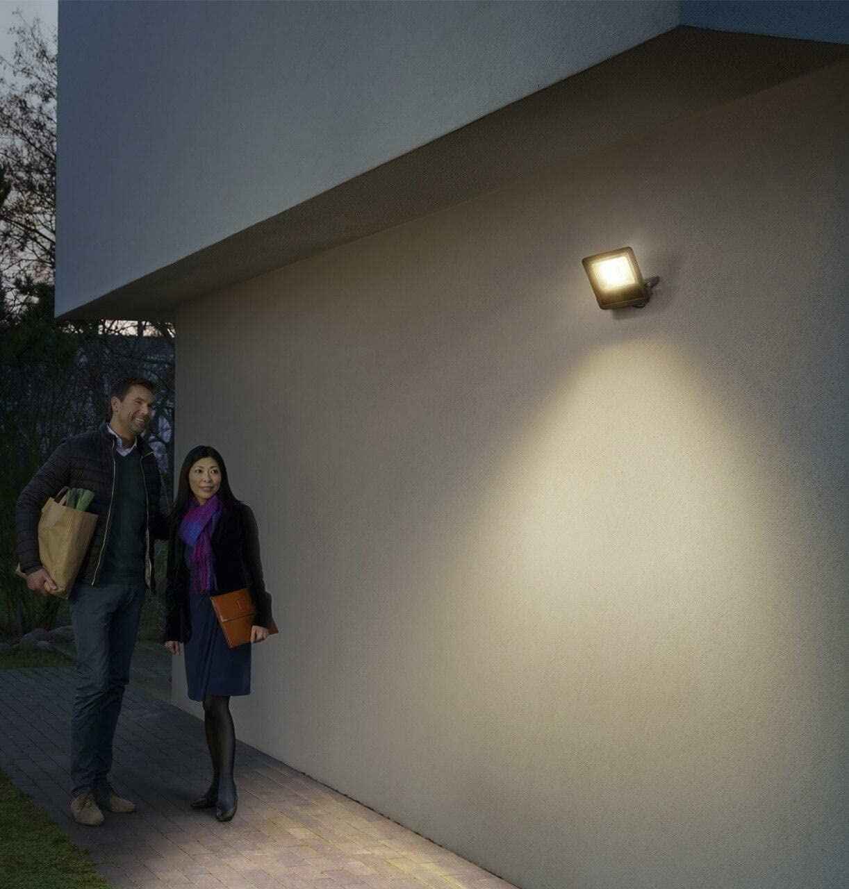 Ledvance Led Eco Flood Light 100 W, White, Warm White, Ledv-Eco-Fl-200W-Cw- Damage Box - Safqqa Egypt