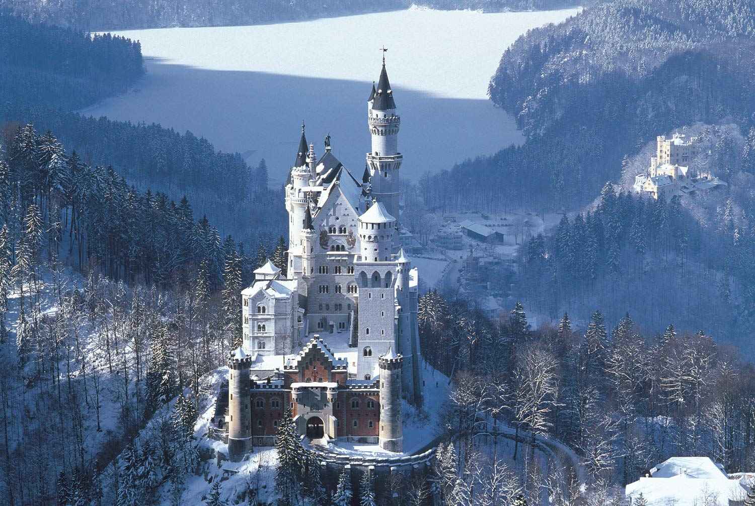 Tomax the castle of neuschwanstein - 2000 pieces jigsaw puzzle - Safqqa Egypt