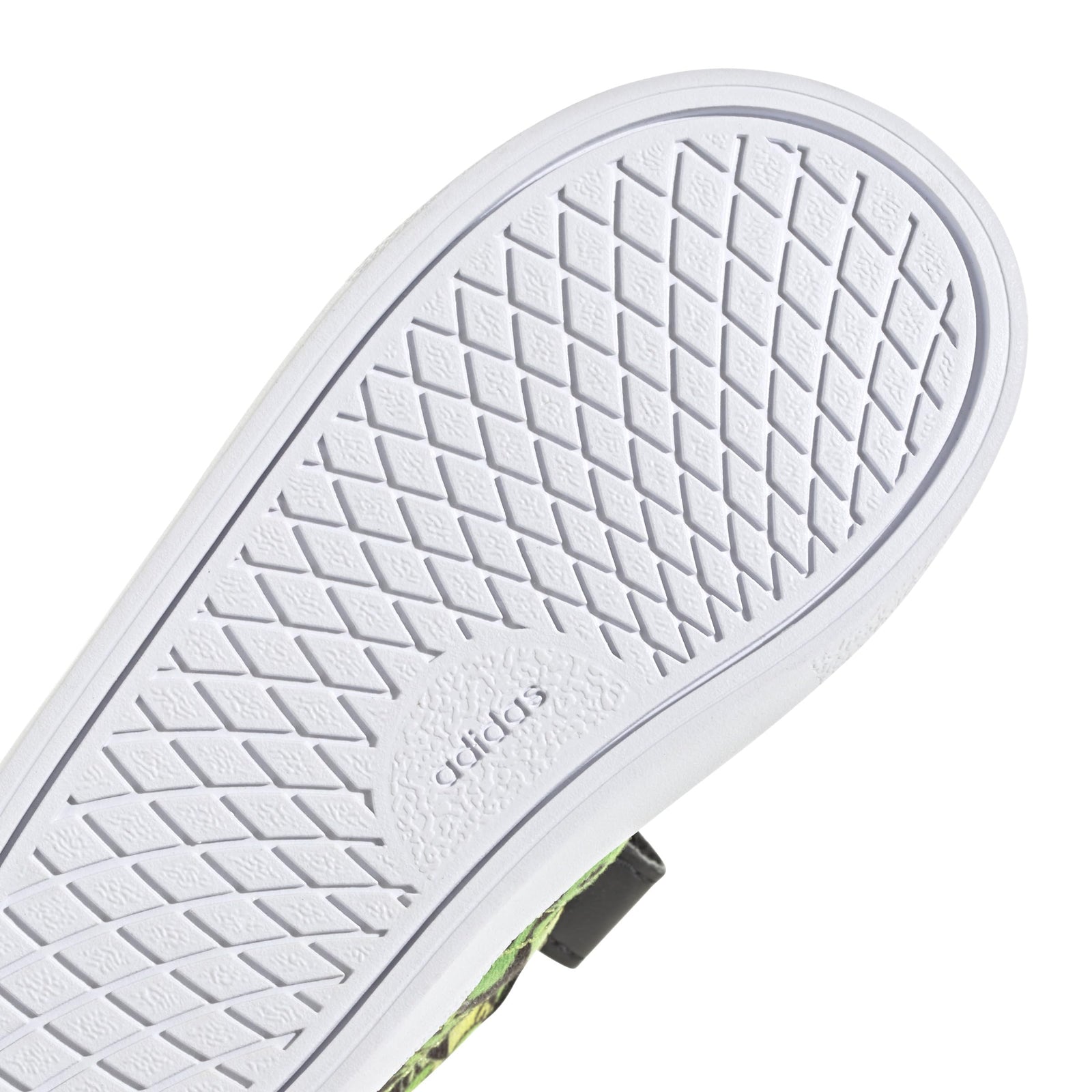 أحذية أديداس للأولاد تجمع بين الراحة والأداء والأناقة الرياضية في تصميم واحد مثالي. مصنوعة من خامات قابلة للتهوية مع نعل مطاطي متين يوفر ثباتاً ممتازاً وتحملًا طويل الأمد للاستخدام اليومي أ