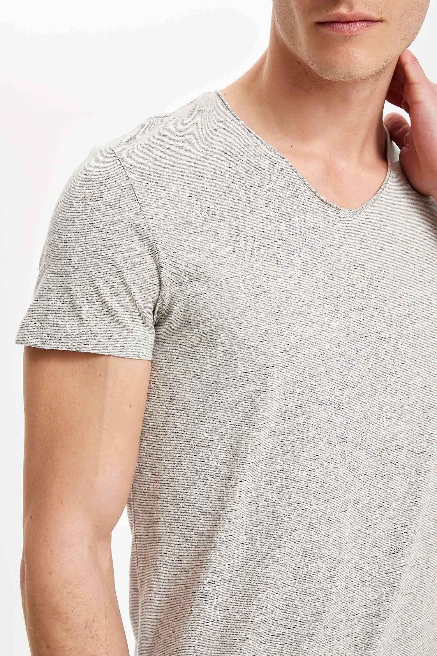 DeFacto Mens J9150AZ T-Shirts - Safqqa Egypt