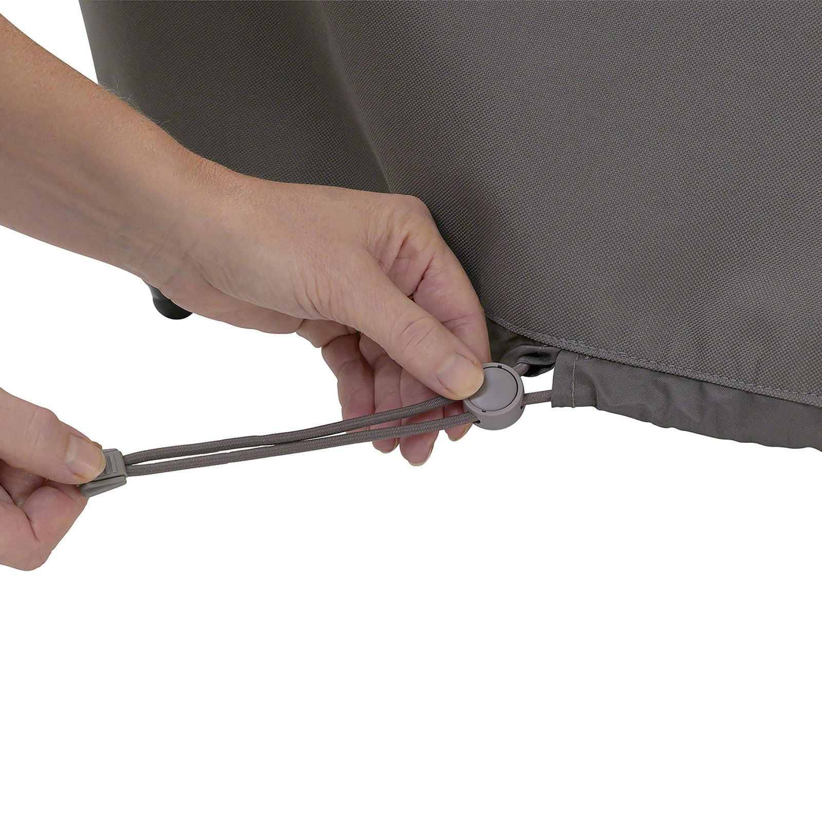 غطاء لموقد النار المربع 40 × 40 بوصة باللون البيج الرملي الأنيق. تم تصميم هذا الغطاء بجودة عالية لتحمل الظروف الجوية المختلفة، فهو مصنوع من قماش بوليستر متين مزوّد بطبقة مقاومة للماء لحماية موقد النار من المطر