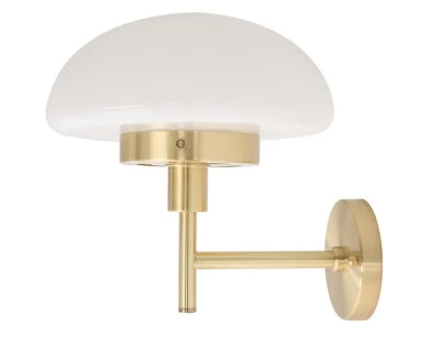 إضاءة حائط أنيقة من ebb & flow تجمع بين الفخامة والأناقة وجودة التصنيع العالية لتعزيز أي مساحة في المنزل. تصميمها العصري يوفر إضاءة ناعمة وهادئة تضفي دفئًا ورقيًا على الغرف