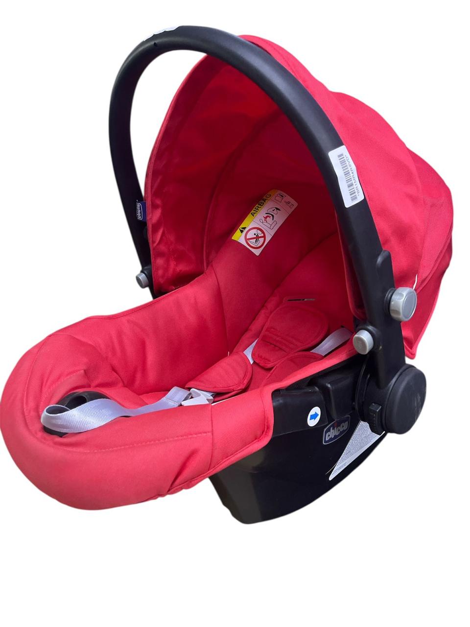 "كرسي أطفال فاخر للسيارة: أمان وراحة لا تضاهى"