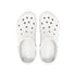 شبشب من Crocs بلون أبيض للجنسين هو حذاء مريح وخفيف الوزن مصمم للاستخدام اليومي