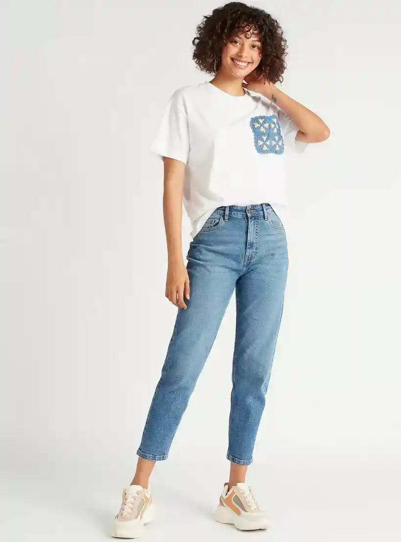 Crochet Pocket Accented T-shirt with Crew Neck and Short Sleeves - Safqqa Egypt