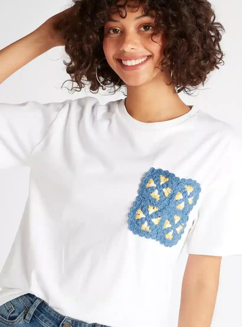 Crochet Pocket Accented T-shirt with Crew Neck and Short Sleeves - Safqqa Egypt