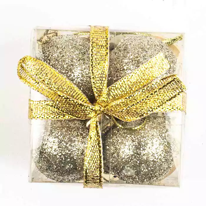 كرات زينة لتزيين شجرة الكريسماس هي إضافة جميلة ومبهجة لديكور العيد. مصنوعة من خامات خفيفة ومتينة