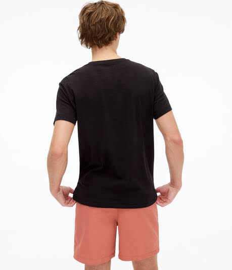 تي-شيرتات Aeropostale للرجال تجمع بين الراحة والأناقة والعملية للاستخدام اليومي. مصنوعة من خامات ناعمة 