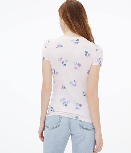 تيشيرت Aeropostale للنساء يقدم مظهرًا كاجوال وراحة يومية. مصنوع من قماش ناعم وقابل للتنفس