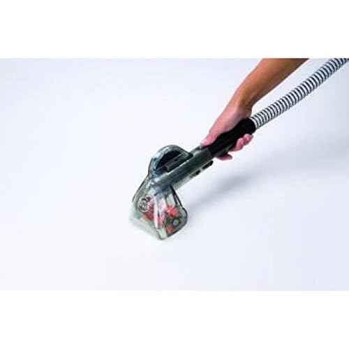 مكنسة غسل السجاد المتقدمة من بيسل مصممة لتنظيف السجاد والمفروشات بعمق وكفاءة عالية. تحتوي على فرش قوية ورشاشات مياه قوية الضغط لإزالة الأوساخ والبقع والروائح بسهولة.