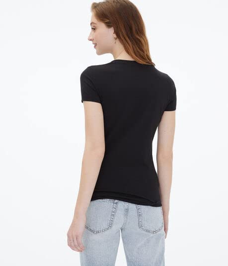 يشيرت Aeropostale Store للنساء يتميز بخامة ناعمة ومريحة تمنحك راحة طوال اليوم.