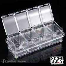 يأتي هذا الصندوق الخاص بالتوابل من شريفي إمبكس بأربع عبوات شفافة مصنوعة من الأكريليك عالي الجودة، مما يسمح برؤية المحتوى بسهولة مع الحفاظ على نضارته ونظافته.