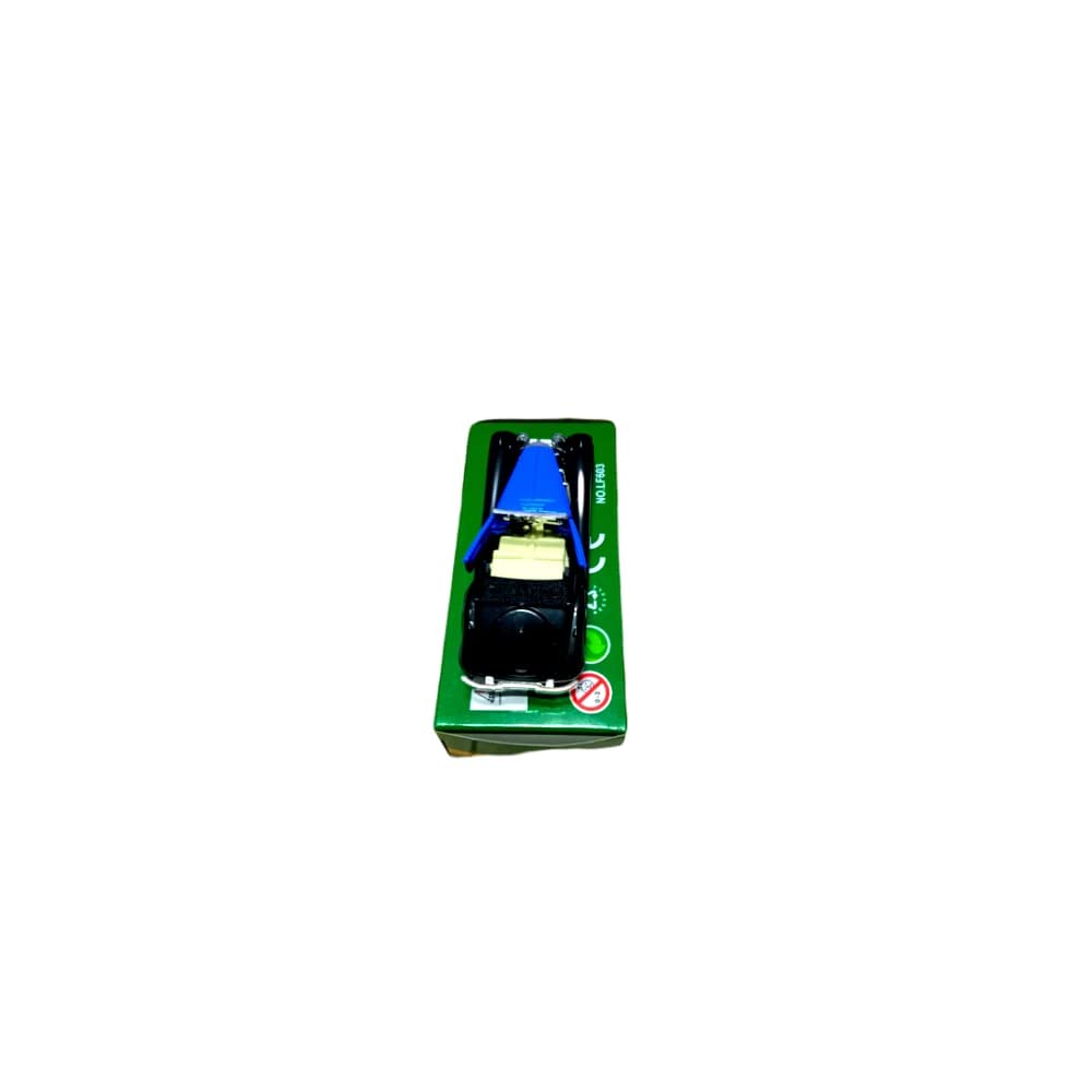 die cat Metal Cruella car 1.32 Scale with openable Doors Pullback fuction