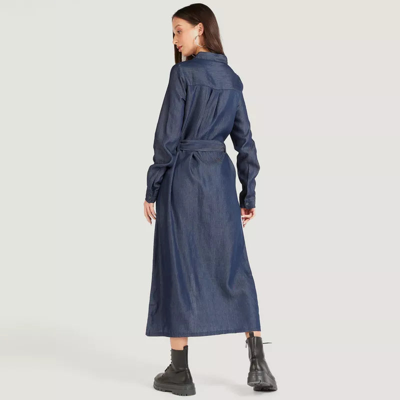 فستان واسع دنيم بحزام وأكمام طويلة