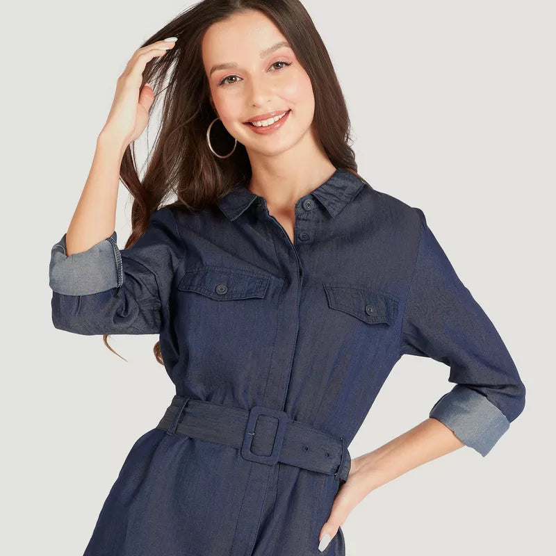 فستان واسع دنيم بحزام وأكمام طويلة