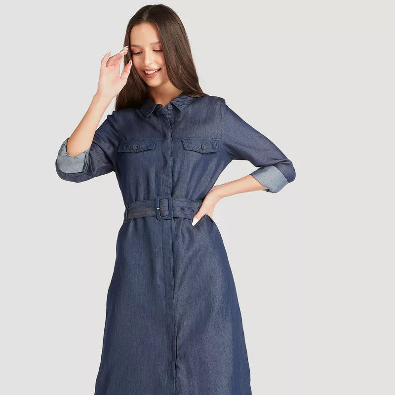 فستان واسع دنيم بحزام وأكمام طويلة