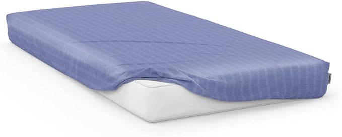 ملاية سرير نوم من Comfort بمقاس 160 × 200 سم وباللون الأزرق هى ملاية مريح وناعم مصمم ليناسب السرير المتوسطة