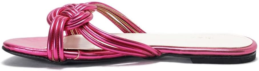 شبشب Grinta للنساء يجمع بين الراحة والأناقة الكاجوال. مصنوع من مواد ناعمة ومتينة لضمان راحة القدمين طوال اليوم.