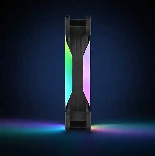 هذا الطقم من مراوح التهوية يقدم أداء تبريد ممتاز مع إضاءة مبهرة بعدد كبير من نقاط الإضاءة القابلة للتحكم. كل مروحة مزودة بشفرات مصممة لزيادة تدفق الهواء مع الحفاظ على مستوى منخفض من الضوضاء