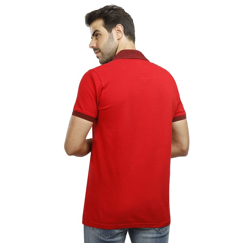 بولو Coup بقصّة ضيقة وبسيطة للرجال يوفر مظهرًا عصريًا ونظيفًا مع ملاءمة مريحة. يتميز بقصّة ضيقة تبرز شكل الجسم مع الحفاظ على سهولة الحركة.