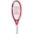 مضرب التنس من ويلسون لعشاق الأداء القوي والتحكم والدقة في اللعب. مستوحى من أسطورة التنس روجر فيدرر، ويتميز بهيكل خفيف الوزن ومتين يمنحك سهولة في الحركة وثباتًا رائعًا أثناء الضربات