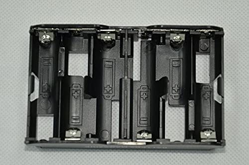 حامل البطارية  BG-E7 هو ملحق عملي مصمم خصيصًا لكاميرا كانون EOS 7D DSLR. يتيح للمصورين زيادة مدة التصوير من خلال تركيب بطاريتين من نوع LP-E6 أو ست بطاريات من نوع AA