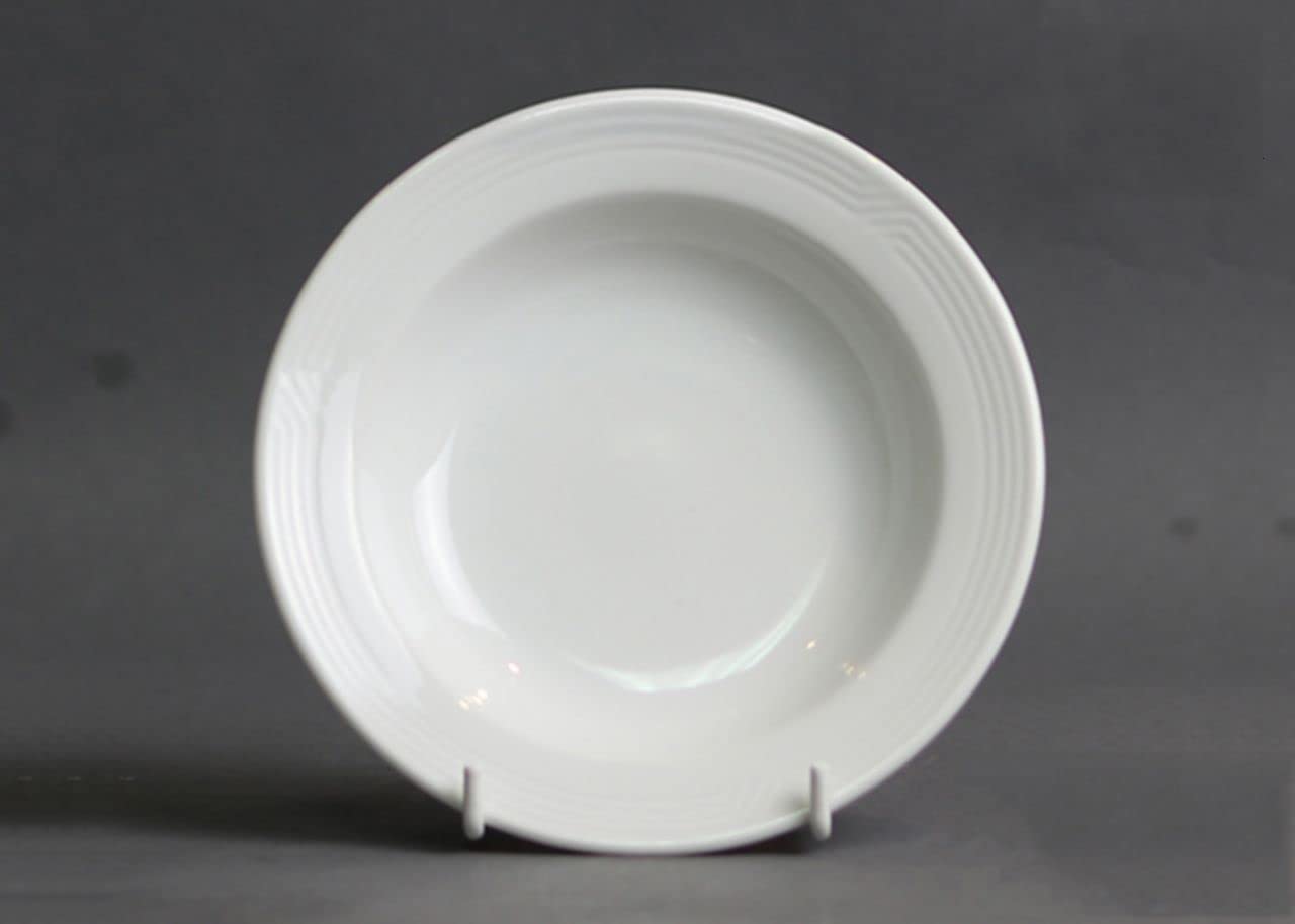 طبق فواكه من رويال بورسلين، مقاس 12 سم – أبيض يتميز بتصميم أنيق وعصري، مثالي لتقديم الفواكه أو الحلويات أو الوجبات الخفيفة 