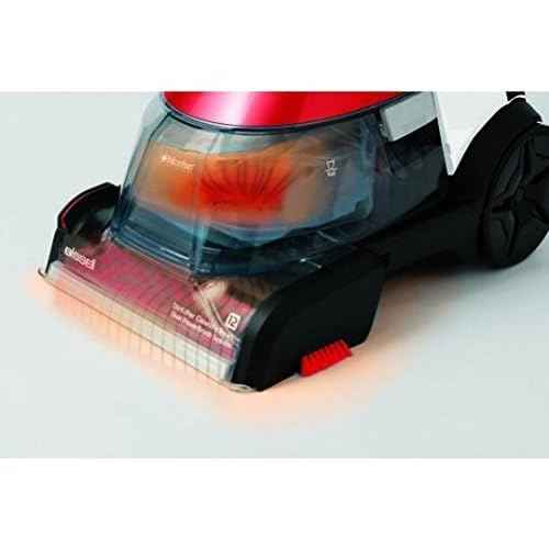 مكنسة غسل السجاد المتقدمة من بيسل مصممة لتنظيف السجاد والمفروشات بعمق وكفاءة عالية. تحتوي على فرش قوية ورشاشات مياه قوية الضغط لإزالة الأوساخ والبقع والروائح بسهولة.