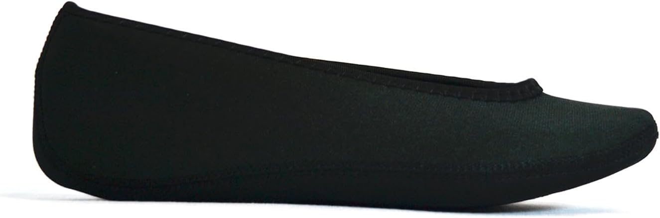 أحذية نو فـوت باليه فلاتس الداخلية للنساء باللون الأسود بالراحة والمرونة والأناقة، مما يجعلها مثالية للارتداء  مصنوعة من قماش ناعم قابل للتمدد ومقاوم للماء