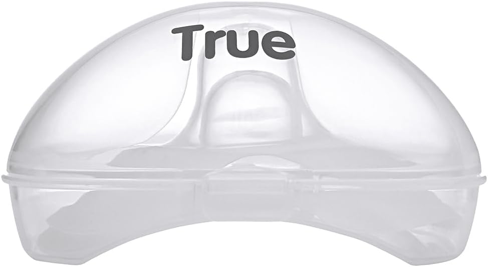 واقي حلمات من السيليكون من ترو تربنز – الحجم الكبير (L) مصمم لتوفير الراحة والحماية للأمهات أثناء الرضاعة. مصنوع من سيليكون ناعم من الدرجة الطبية، يحمي الحلمات المؤلمة أو المتشققة مع السماح للطفل بالرضاعة الطبيعية بسهولة