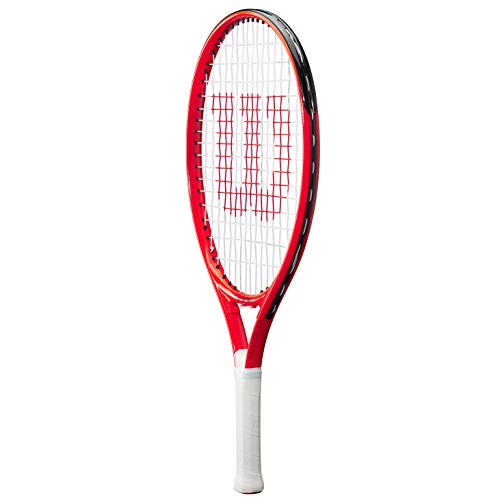 مضرب التنس من ويلسون لعشاق الأداء القوي والتحكم والدقة في اللعب. مستوحى من أسطورة التنس روجر فيدرر، ويتميز بهيكل خفيف الوزن ومتين يمنحك سهولة في الحركة وثباتًا رائعًا أثناء الضربات