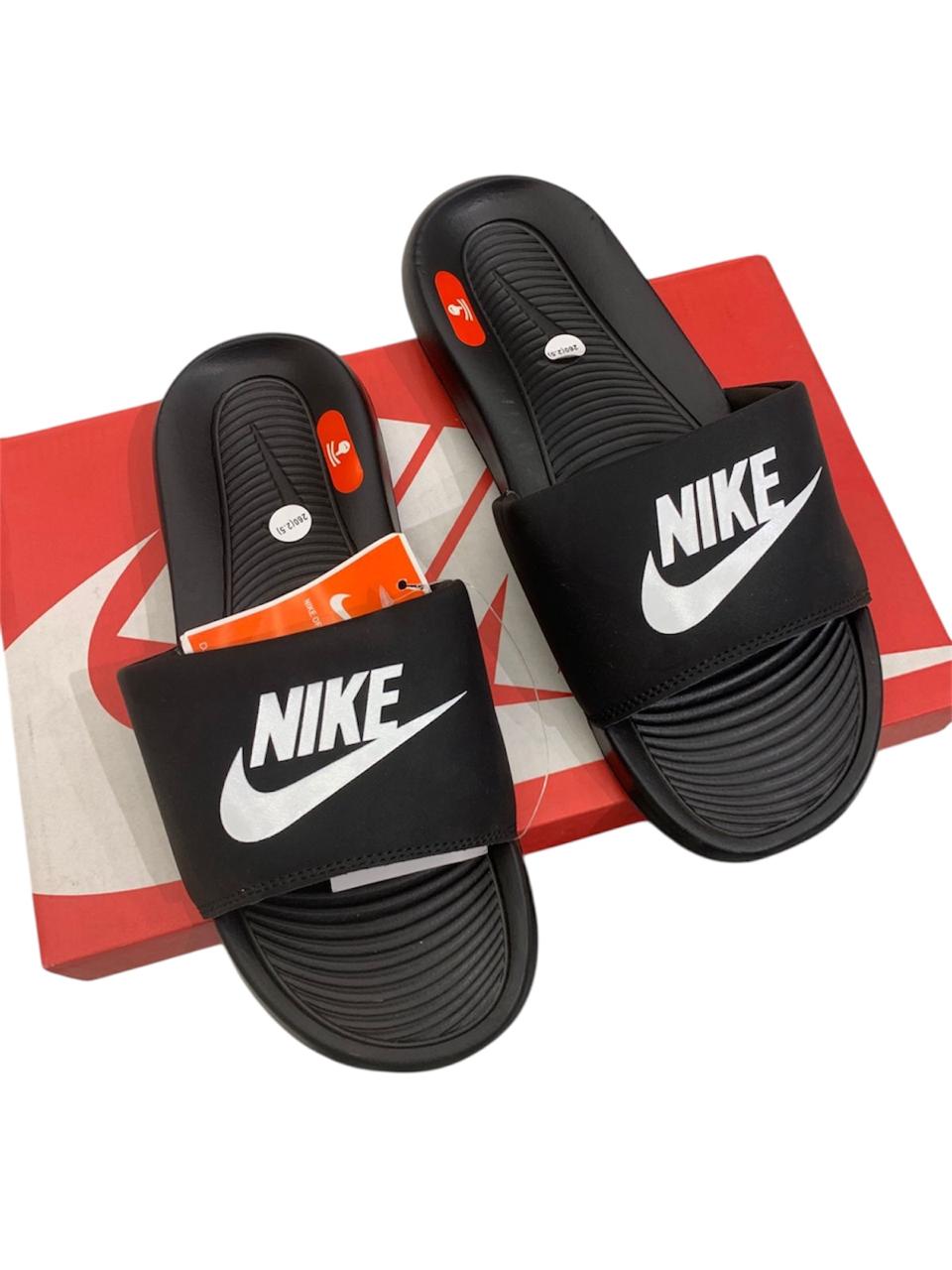 Generic Slipper For Men Lightweight and durable materials