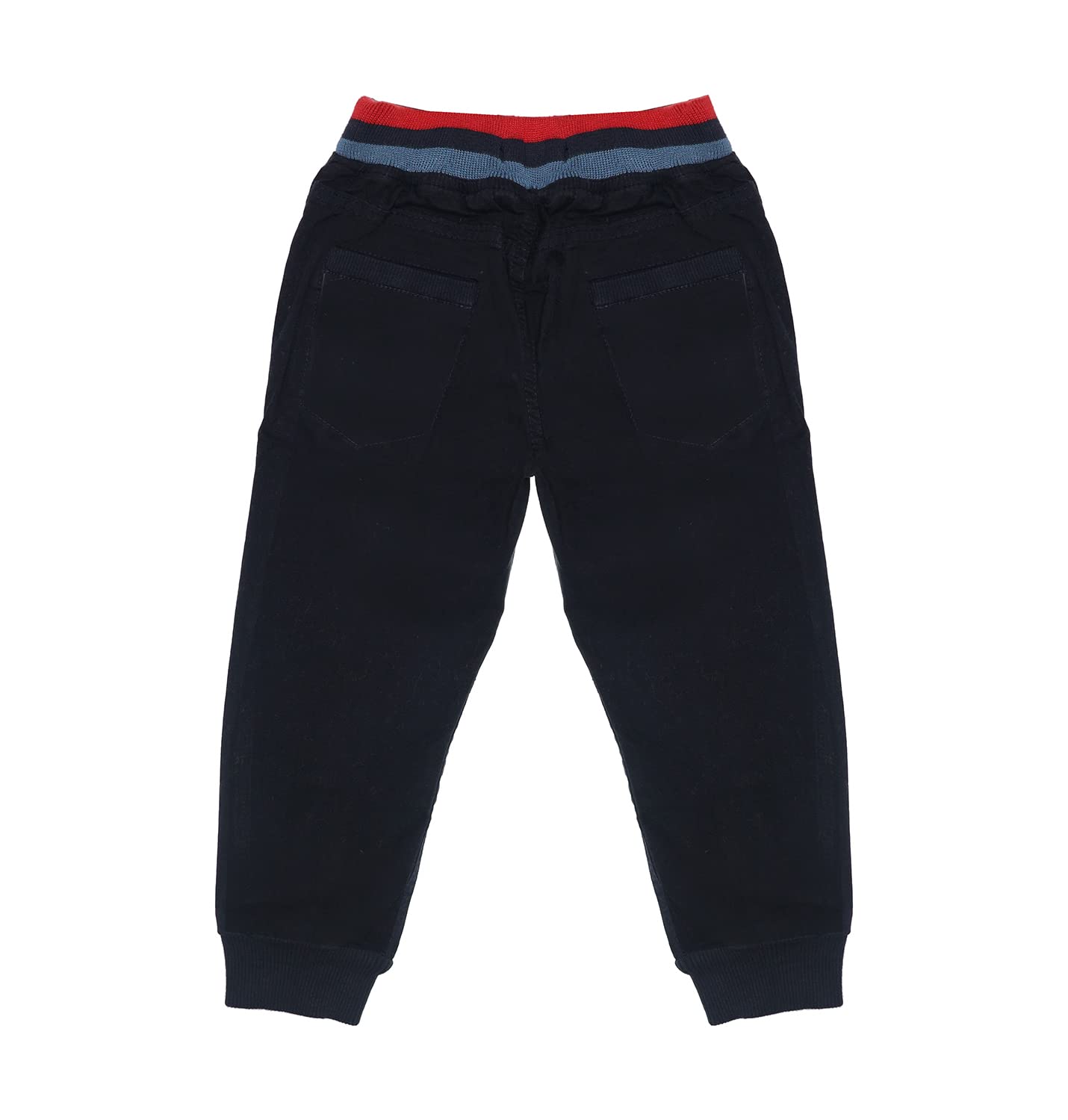 بنطلونات أكسس للأولاد مصممة لتوفير الراحة والمتانة للاستخدام اليومي. مصنوعة من خامة ناعمة