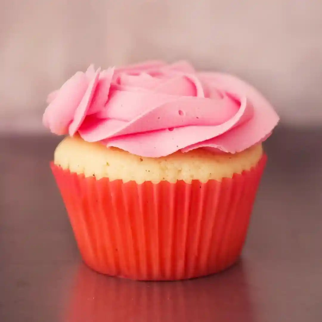 اصنعي تزيينات رائعة للكعك والكوكيز والحلويات مع طقم التزيين من تالا المصنوع من الستانلس ستيل. يتميز بجودة عالية ومتانة قوية