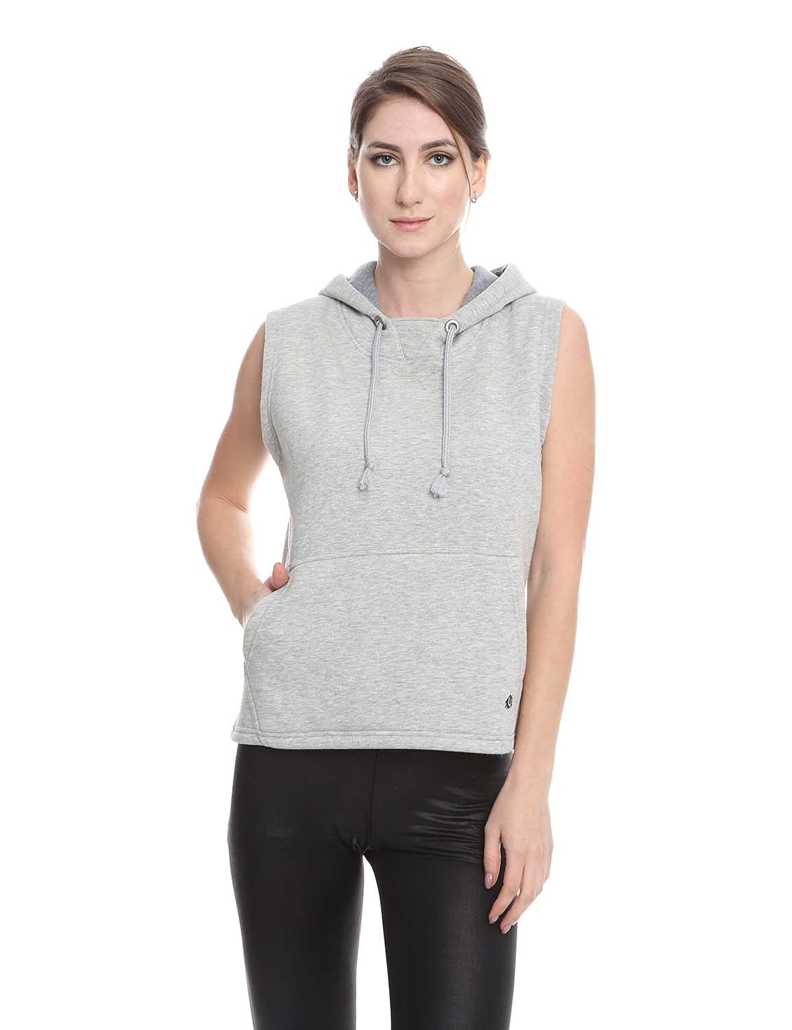 هودي يو أثليجر للسيدات يجمع بين الراحة والأناقة والعملية. مصنوع من خامة ناعمة وتهويتها ممتازة