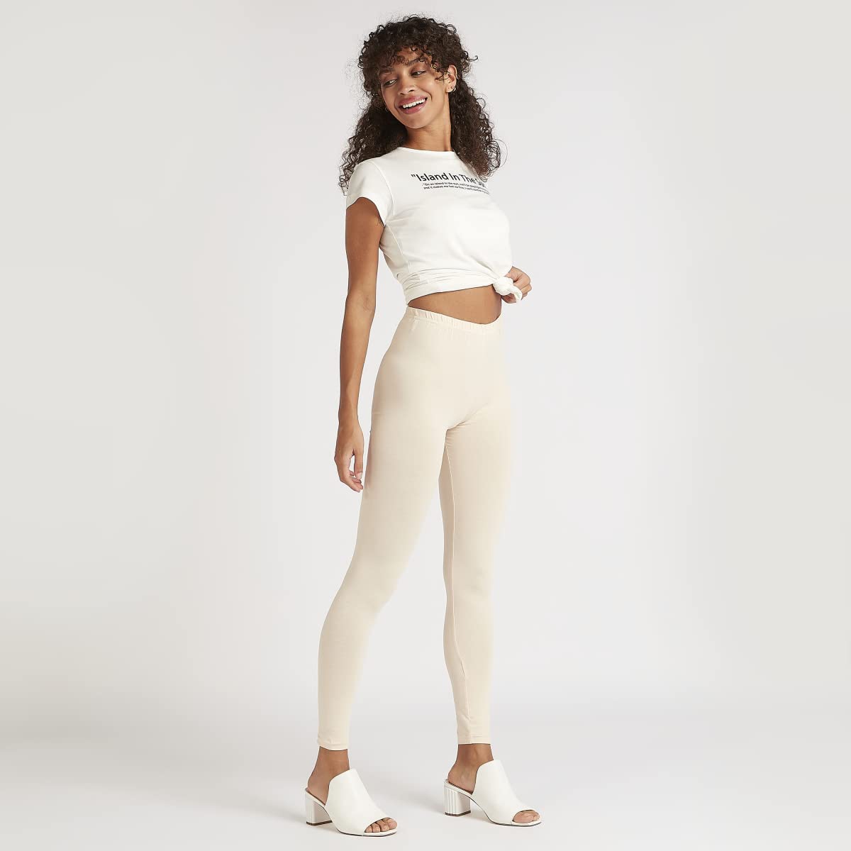 ليجنز سبلاش الطويل للنساء يوفر مزيجًا مثاليًا من الراحة والمرونة والأناقة. مثالي للتمارين الرياضية أو الاستخدام اليومي