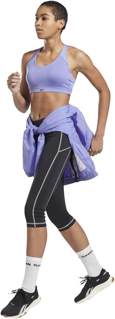 حمالة صدر رياضية ببطانة ودعم متوسط من ريبوك