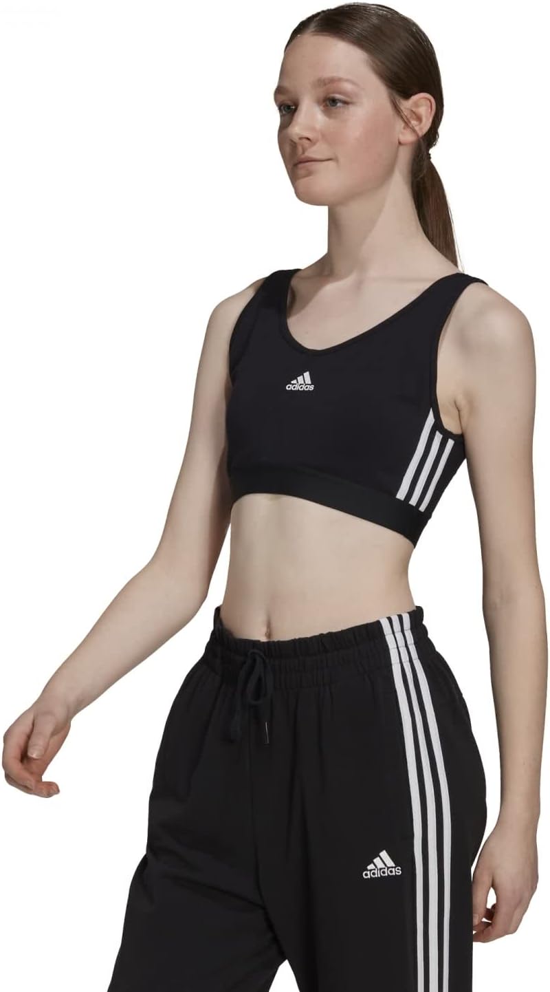 بلوزة قصيرة نسائية من Adidas Essentials 3-Stripes مع وسادات قابلة للإزالة