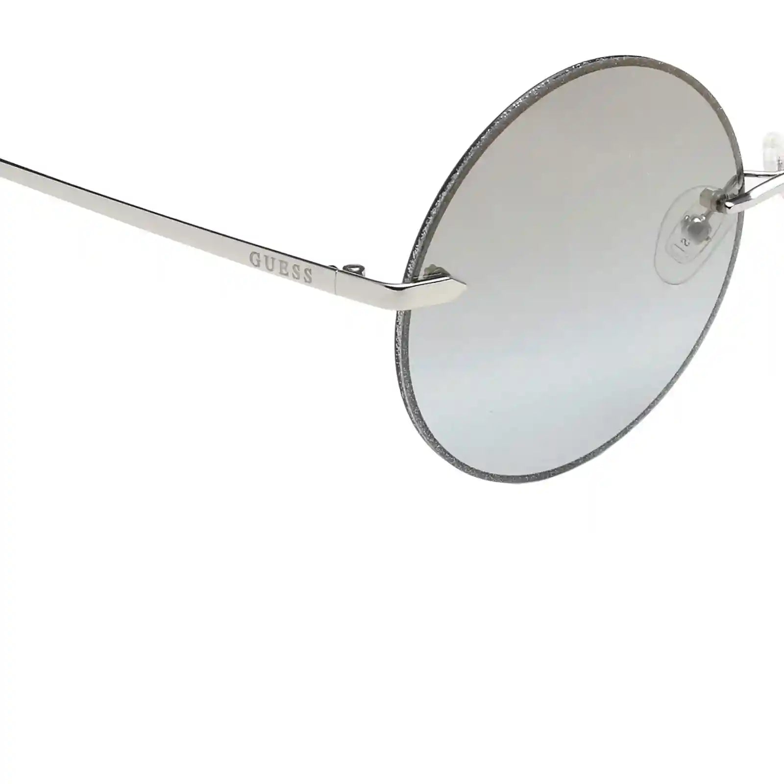 نظارة شمسية من جيس موديل GU764310C بتصميم متعدد الألوان مناسب للرجال والنساء على حد سواء. مصنوعة من خامات عالية الجودة لتوفير راحة أثناء الارتداء وحماية فعّالة من أشعة الشمس