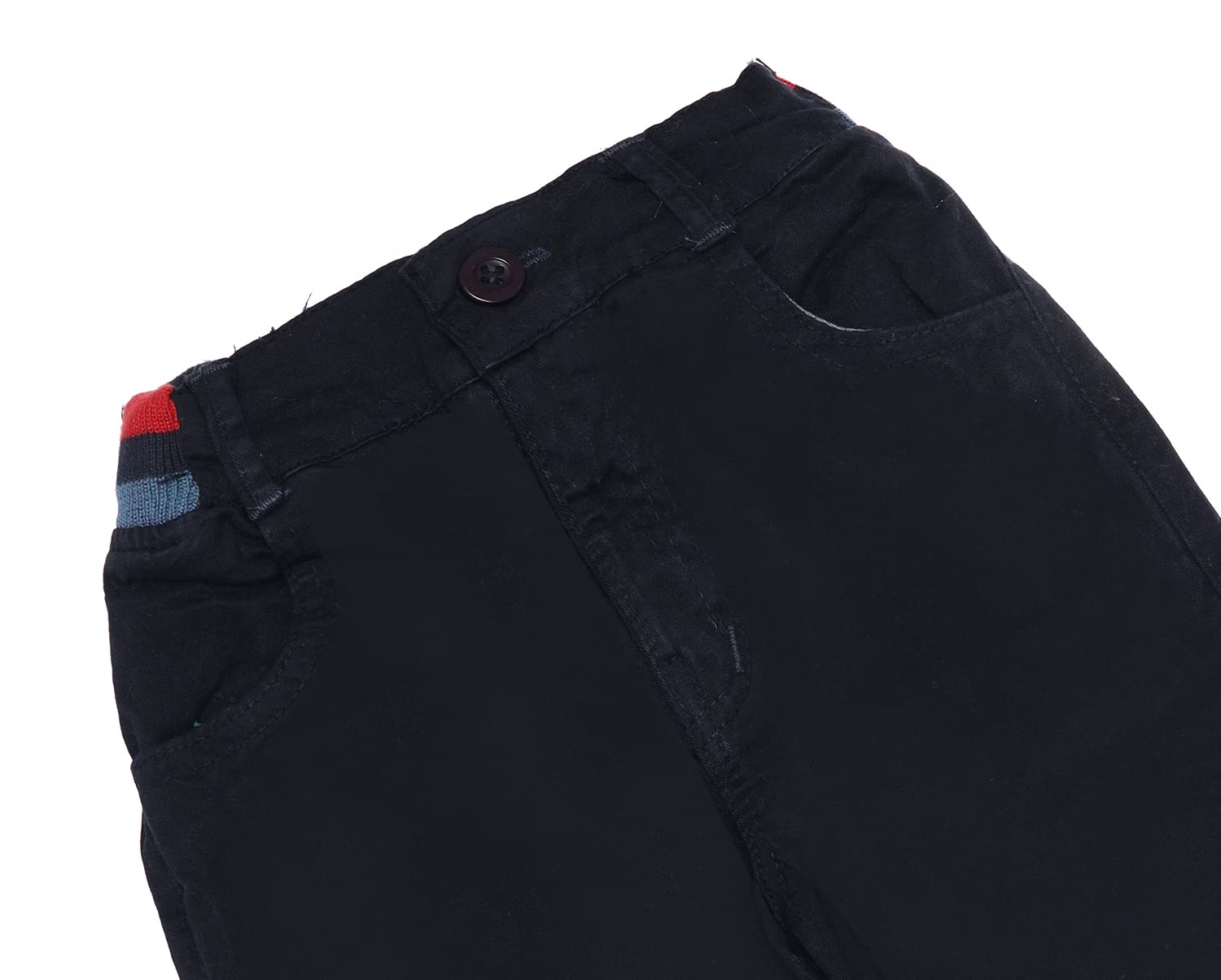 بنطلونات أكسس للأولاد مصممة لتوفير الراحة والمتانة للاستخدام اليومي. مصنوعة من خامة ناعمة